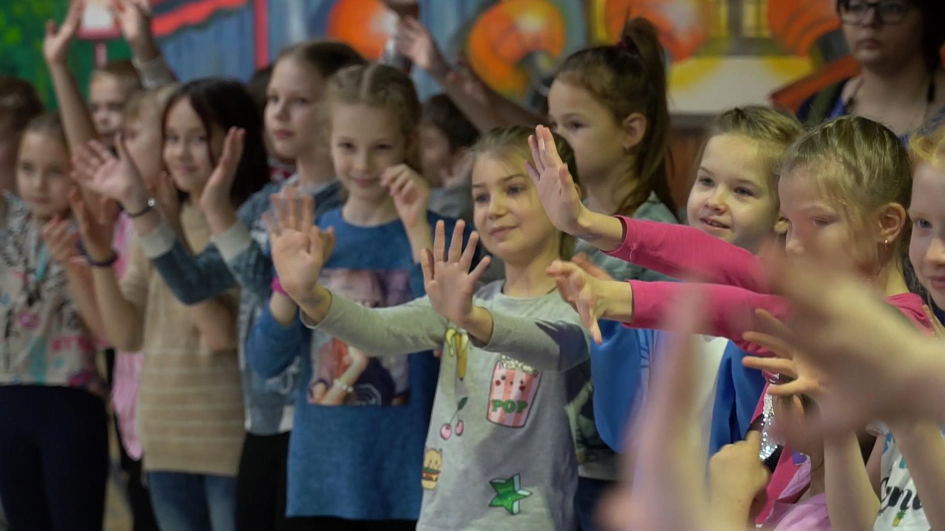 Костромские дети готовятся к Дню рождения Снегурочки