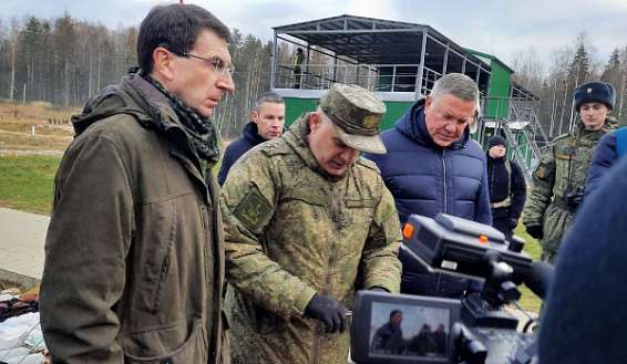 Полпред Президента Игорь Щёголев оценил условия для мобилизованных под Костромой