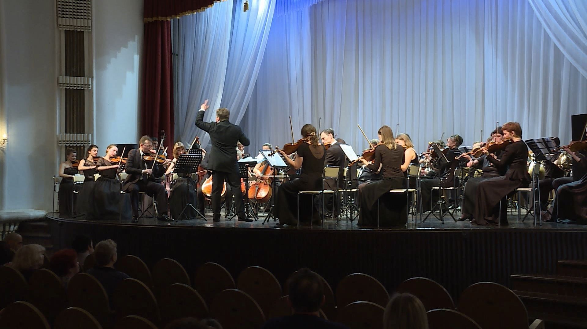 Три гения, три культуры, одна эпоха: в Костромской филармонии прошёл концерт Рязанского губернаторского оркестра