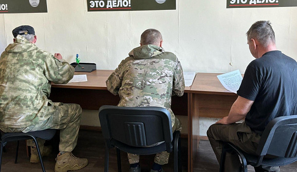 Жители еще нескольких районов Костромской области заключили контракты на службу в Армии