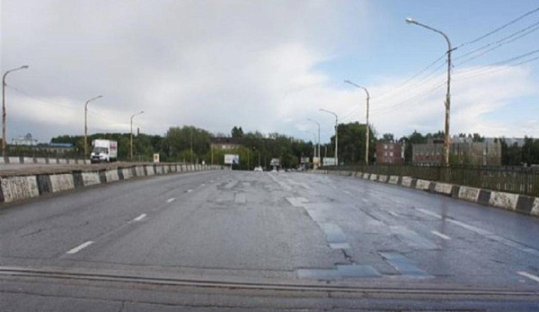 На Кинешемском путепроводе в Костроме ввели временные ограничения для транспорта