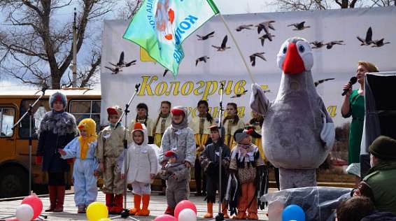 Главный праздник костромского города отметят шествием гусей и ретро-дискотекой