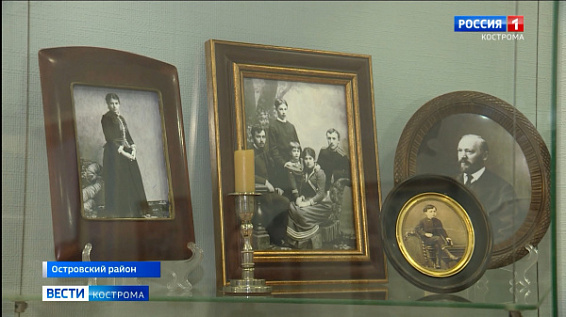 Выставку о семье Александра Островского в костромском Щелыково посетила его дальняя родственница