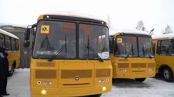 Школы восемнадцати районов Костромской области получили новые автобусы