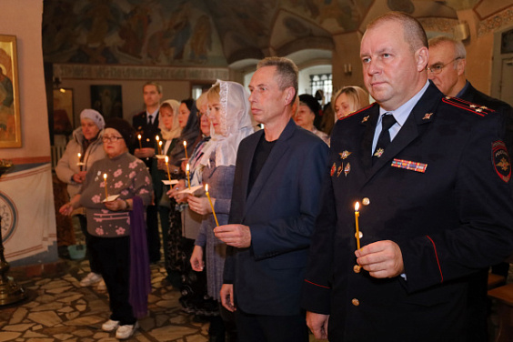 Полицейские в Костроме помянули погибших коллег