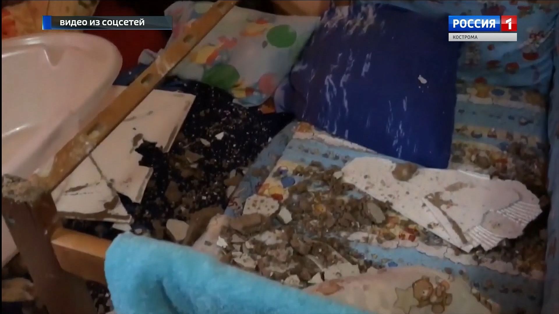 В Буе кусок штукатурки с потолка упал в детскую кроватку
