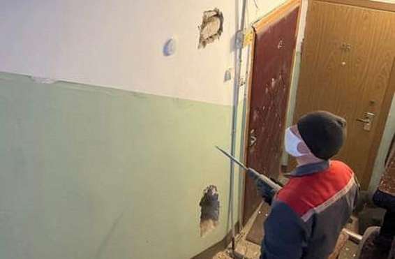 В Костроме сломали стену многоквартирного дома ради спасения кошки