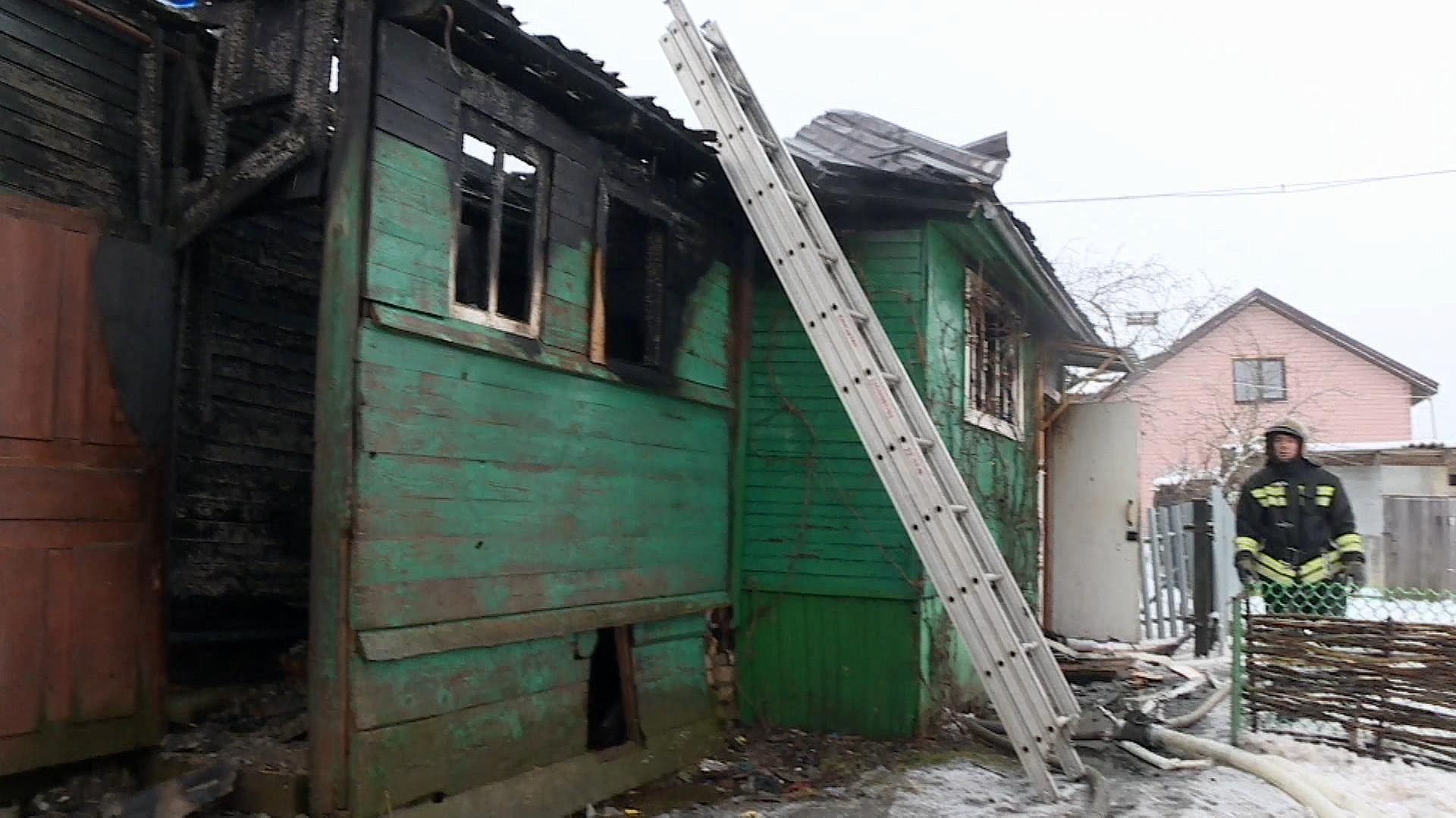 Пожар в Костромской области оставил без крова семью с 7 детьми
